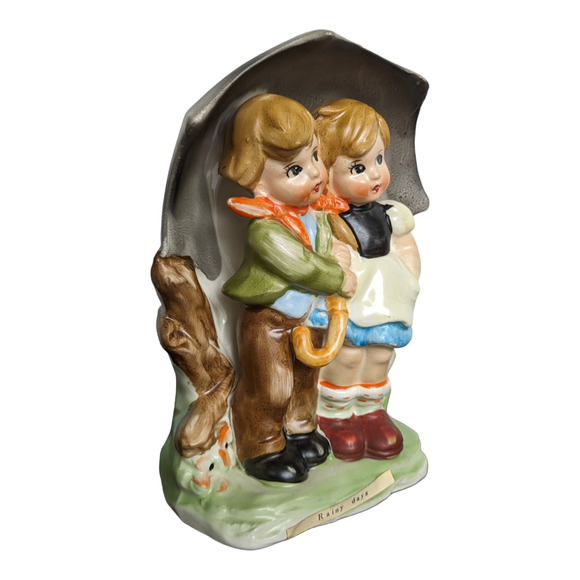 Hummel Figurine Little Boy And Girl Umbrella
VINTAGE - Picture 9 of 10